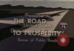 Standbild Interstate Highway System Kansas City Missouri USA, 1956, aus Sekunde 9 historischem Filmmaterial Videoclip 65675023852