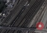 Standbild Interstate Highway System Kansas City Missouri USA, 1956, aus Sekunde 34 historischem Filmmaterial Videoclip 65675023852
