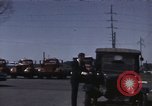 Immagine di Interstate Highway per la costruzione di strade in America United States USA, 1956, secondo 1 filmato di repertorio 65675023854