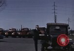 Immagine di Interstate Highway per la costruzione di strade in America United States USA, 1956, secondo 4 filmato di repertorio 65675023854