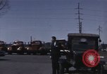 Immagine di Interstate Highway per la costruzione di strade in America United States USA, 1956, secondo 7 filmato di repertorio 65675023854
