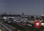 Immagine di Interstate Highway per la costruzione di strade in America United States USA, 1956, secondo 13 filmato di repertorio 65675023854