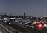 Immagine di Interstate Highway per la costruzione di strade in America United States USA, 1956, secondo 14 filmato di repertorio 65675023854