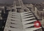 Immagine di Autostrade interstatali in America negli anni cinquanta United States USA, 1956, secondo 60 filmato di repertorio 65675023855