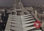 Immagine di Autostrade interstatali in America negli anni cinquanta United States USA, 1956, secondo 61 filmato di repertorio 65675023855