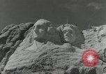 Immagine di Cerimonia di inaugurazione Mount Rushmore South Dakota USA, 1936, secondo 41 filmato di repertorio 65675023857