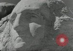 Immagine di Cerimonia di inaugurazione Mount Rushmore South Dakota USA, 1936, secondo 59 filmato di repertorio 65675023857