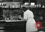 Standbild Pathologie Labor San Juan Puerto Rico, 1946, aus Sekunde 22 historischem Filmmaterial Videoclip 65675023865
