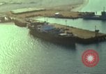 Standbild Docks Khanh Hoa Vietnam, 1970, aus Sekunde 25 historischem Filmmaterial Videoclip 65675023879