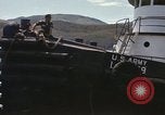 Immagine di Esercito rimorchiatore docking Il Vietnam, 1967, secondo 16 filmato di repertorio 65675023887
