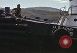 Immagine di Esercito rimorchiatore docking Il Vietnam, 1967, secondo 18 filmato di repertorio 65675023887