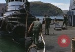 Immagine di Esercito rimorchiatore docking Il Vietnam, 1967, secondo 41 filmato di repertorio 65675023887