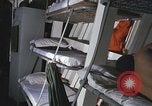 Immagine di Esercito rimorchiatore equipaggio Il Vietnam, 1967, secondo 10 filmato di repertorio 65675023888