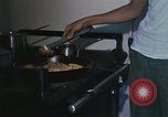 Immagine di Rimorchiatori dell esercito Il Vietnam, 1967, secondo 23 filmato di repertorio 65675023889