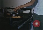 Immagine di Rimorchiatori dell esercito Il Vietnam, 1967, secondo 25 filmato di repertorio 65675023889