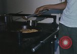 Immagine di Rimorchiatori dell esercito Il Vietnam, 1967, secondo 26 filmato di repertorio 65675023889