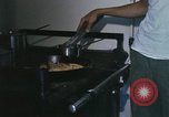 Immagine di Rimorchiatori dell esercito Il Vietnam, 1967, secondo 30 filmato di repertorio 65675023889
