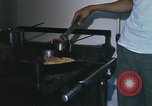 Immagine di Rimorchiatori dell esercito Il Vietnam, 1967, secondo 32 filmato di repertorio 65675023889