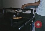Immagine di Rimorchiatori dell esercito Il Vietnam, 1967, secondo 34 filmato di repertorio 65675023889