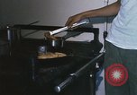 Immagine di Rimorchiatori dell esercito Il Vietnam, 1967, secondo 37 filmato di repertorio 65675023889