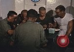 Immagine di Chiatta-gru montata Il Vietnam, 1967, secondo 11 filmato di repertorio 65675023890