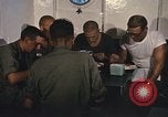 Immagine di Chiatta-gru montata Il Vietnam, 1967, secondo 14 filmato di repertorio 65675023890