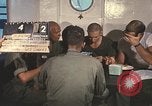 Immagine di Chiatta-gru montata Il Vietnam, 1967, secondo 22 filmato di repertorio 65675023890