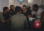 Immagine di Chiatta-gru montata Il Vietnam, 1967, secondo 23 filmato di repertorio 65675023890