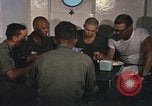 Immagine di Chiatta-gru montata Il Vietnam, 1967, secondo 24 filmato di repertorio 65675023890