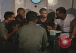 Immagine di Chiatta-gru montata Il Vietnam, 1967, secondo 28 filmato di repertorio 65675023890