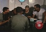 Immagine di Chiatta-gru montata Il Vietnam, 1967, secondo 32 filmato di repertorio 65675023890
