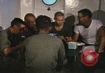 Immagine di Chiatta-gru montata Il Vietnam, 1967, secondo 35 filmato di repertorio 65675023890