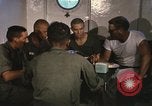 Immagine di Chiatta-gru montata Il Vietnam, 1967, secondo 49 filmato di repertorio 65675023890