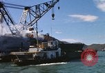 Immagine di Rimorchiatori dell esercito Il Vietnam, 1967, secondo 54 filmato di repertorio 65675023891