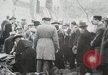 Image des opérations de sauvetage Lyon France, 1930, de la seconde 32 séquences d'archives historiques vidéo 65675023907