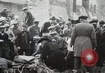 Image des opérations de sauvetage Lyon France, 1930, de la seconde 33 séquences d'archives historiques vidéo 65675023907