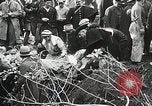 Image des opérations de sauvetage Lyon France, 1930, de la seconde 36 séquences d'archives historiques vidéo 65675023907