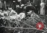 Image des opérations de sauvetage Lyon France, 1930, de la seconde 37 séquences d'archives historiques vidéo 65675023907