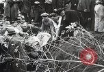 Image des opérations de sauvetage Lyon France, 1930, de la seconde 38 séquences d'archives historiques vidéo 65675023907