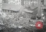 Image des opérations de sauvetage Lyon France, 1930, de la seconde 49 séquences d'archives historiques vidéo 65675023907