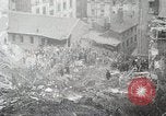 Image des opérations de sauvetage Lyon France, 1930, de la seconde 52 séquences d'archives historiques vidéo 65675023907