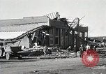 Standbild Trümmer der Häuser Ola Arkansas USA, 1930, aus Sekunde 25 historischem Filmmaterial Videoclip 65675023908