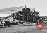Standbild Trümmer der Häuser Ola Arkansas USA, 1930, aus Sekunde 30 historischem Filmmaterial Videoclip 65675023908