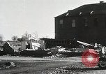 Standbild Trümmer der Häuser Ola Arkansas USA, 1930, aus Sekunde 32 historischem Filmmaterial Videoclip 65675023908