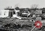 Standbild Trümmer der Häuser Ola Arkansas USA, 1930, aus Sekunde 55 historischem Filmmaterial Videoclip 65675023908