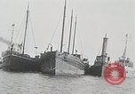 Image Rhum de la garde côtière dans l'interdiction de saisie Boston Massachusetts USA, 1930, de la seconde 11 séquences d'archives historiques vidéo 65675023912