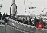Image Rhum de la garde côtière dans l'interdiction de saisie Boston Massachusetts USA, 1930, de la seconde 20 séquences d'archives historiques vidéo 65675023912