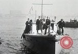 Image Rhum de la garde côtière dans l'interdiction de saisie Boston Massachusetts USA, 1930, de la seconde 24 séquences d'archives historiques vidéo 65675023912