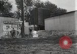 Image Liqueur fédéral durant la prohibition raid Downey California USA, 1932, de la seconde 18 séquences d'archives historiques vidéo 65675023913