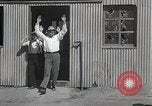 Image Liqueur fédéral durant la prohibition raid Downey California USA, 1932, de la seconde 50 séquences d'archives historiques vidéo 65675023913